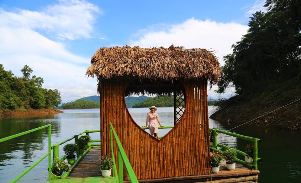 Điểm check in lý tưởng tại Hồ Phú Ninh